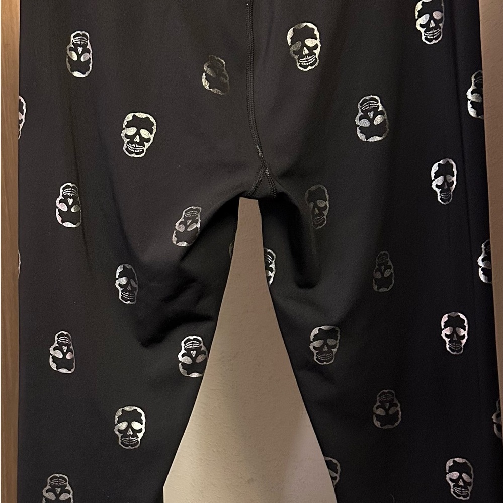 Nanette  ✬ Lepore all souls , L, WOMANS leggings, $17✳ ❁